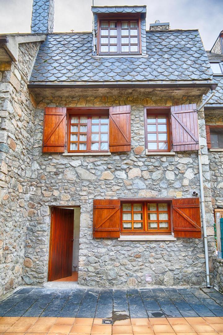 Saplan Real Estate Pensaueth Villa Salardu Exterior photo